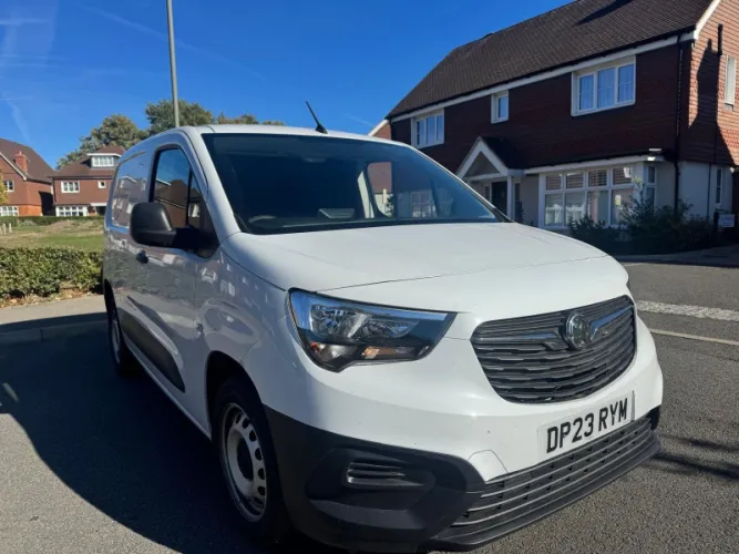 2023 Vauxhall Combo photo 1