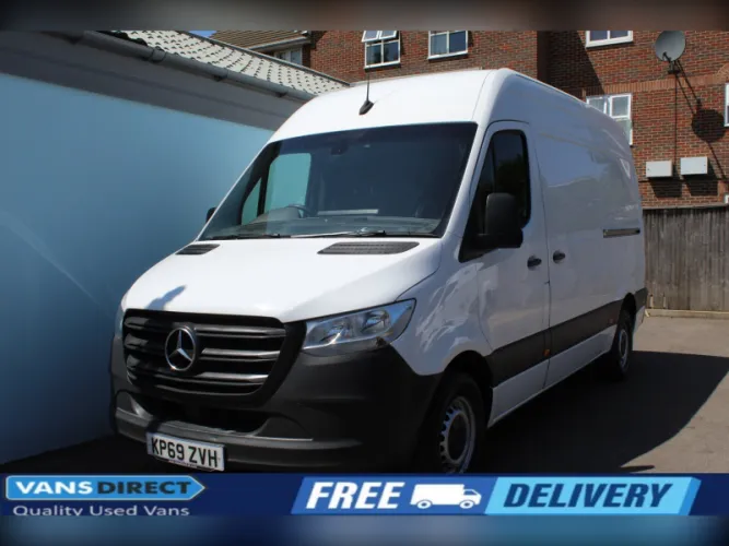 2019 Mercedes-Benz Sprinter photo 1