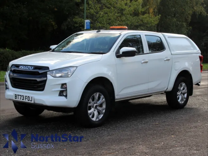 2023 Isuzu D-MAX photo 1