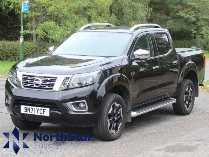 2021 Nissan Navara photo 1