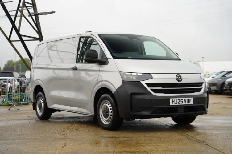 2025 Volkswagen TRANSPORTER T32 TDI photo 1