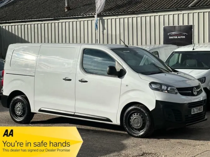 2023 Vauxhall Vivaro photo 1