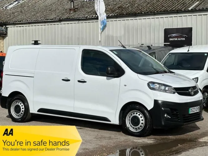 2023 Vauxhall Vivaro photo 1