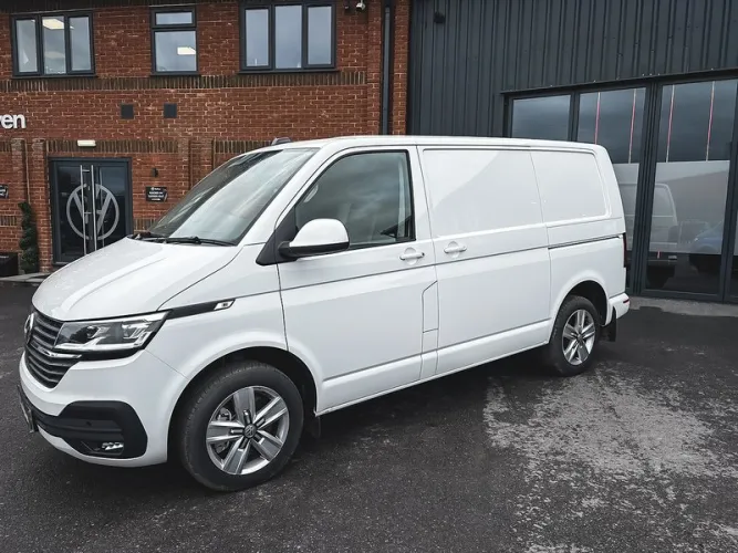 2024 Volkswagen Transporter photo 1