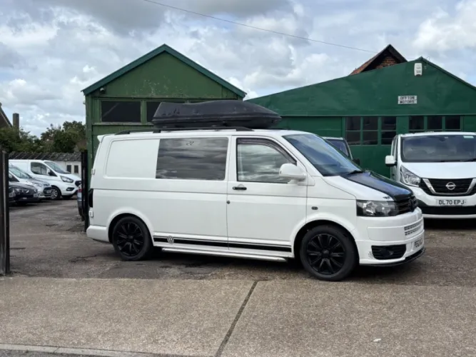2012 VOLKSWAGEN TRANSPORTER photo 1