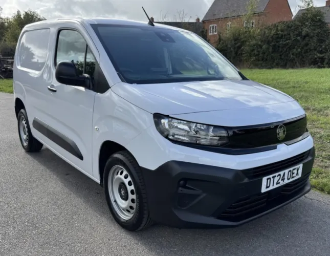 2024 VAUXHALL COMBO photo 1