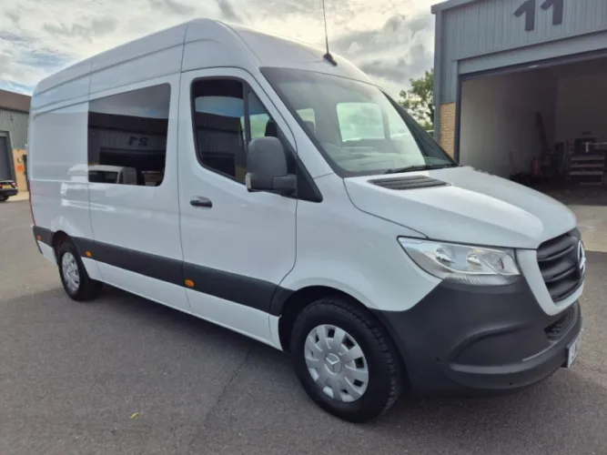 2021 MERCEDES-BENZ SPRINTER photo 1