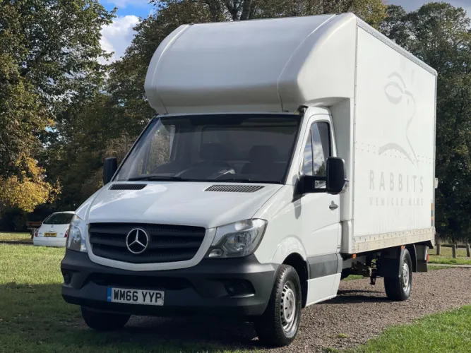 2016 Mercedes-Benz Sprinter photo 1