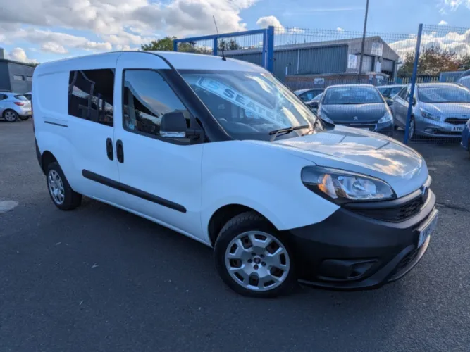 2019 FIAT DOBLO photo 1