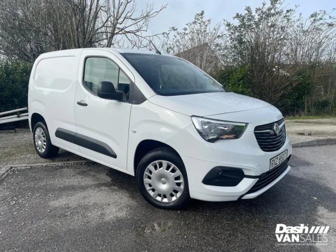 2022 Vauxhall Combo photo 1