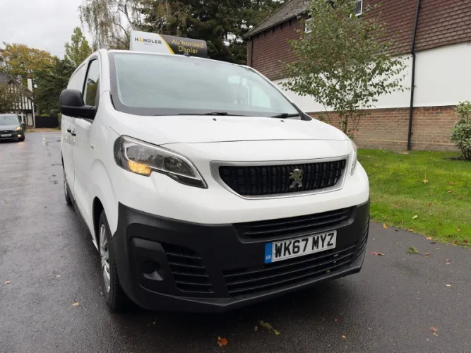2017 Peugeot Expert photo 1