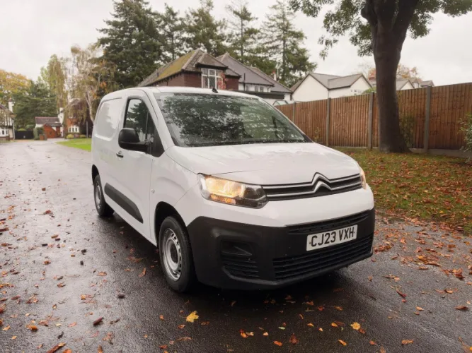 2023 Citroen Berlingo photo 1