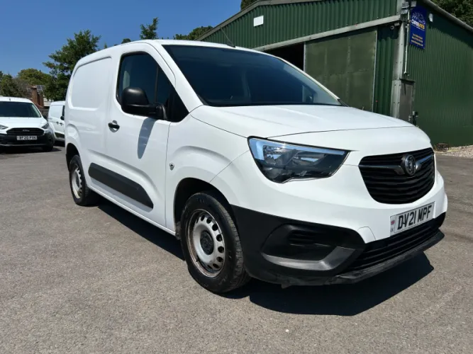 2021 Vauxhall Combo photo 1