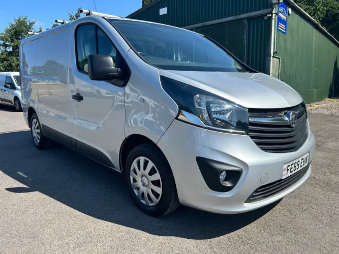 2019 Vauxhall Vivaro photo 1