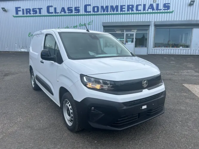 2025 Vauxhall Combo photo 1
