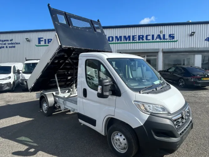 2026 Vauxhall Movano photo 1