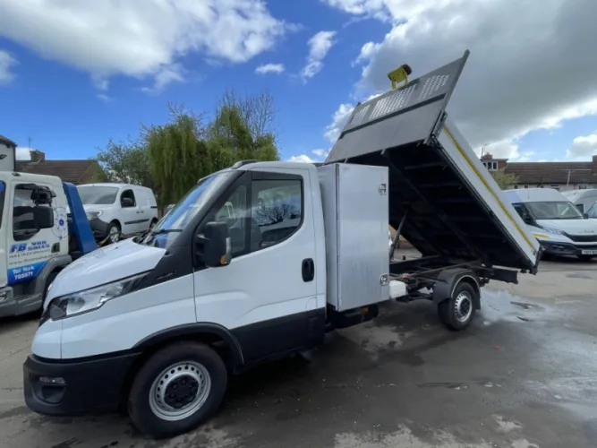 2023 IVECO DAILY photo 1