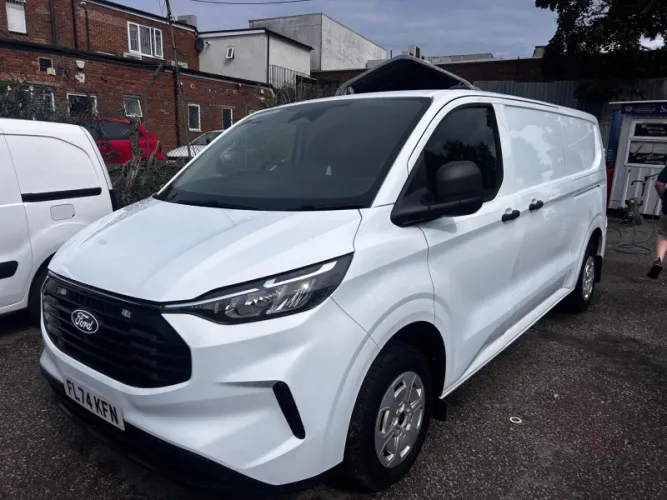 2024 Ford Transit Custom photo 1