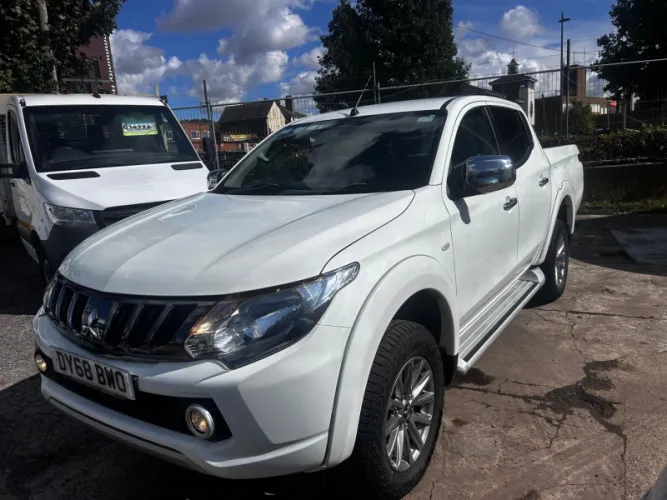 2018 Mitsubishi L200 photo 1