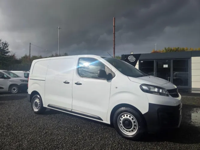 2023 VAUXHALL VIVARO photo 1