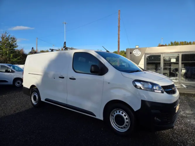 2023 VAUXHALL VIVARO photo 1