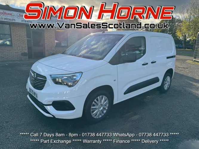 2021 Vauxhall Combo photo 1