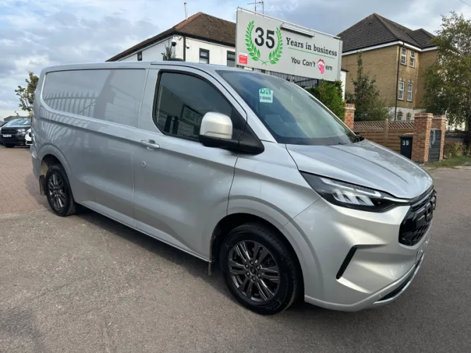 2024 Ford Transit Custom photo 1