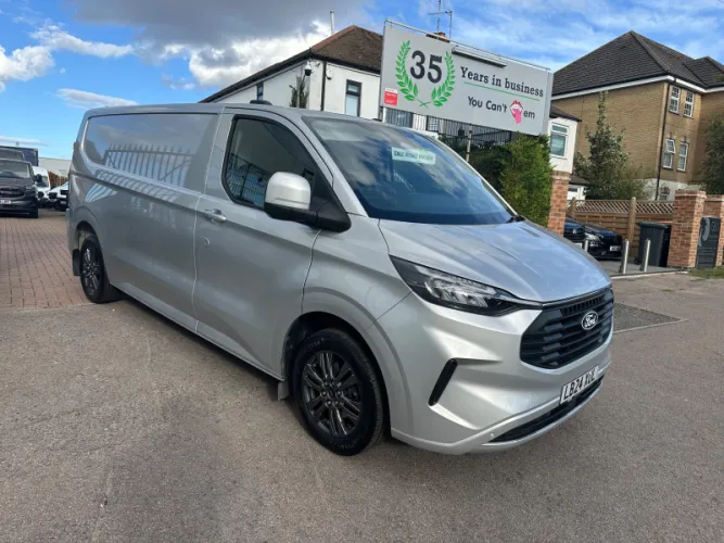 2024 Ford Transit Custom photo 1