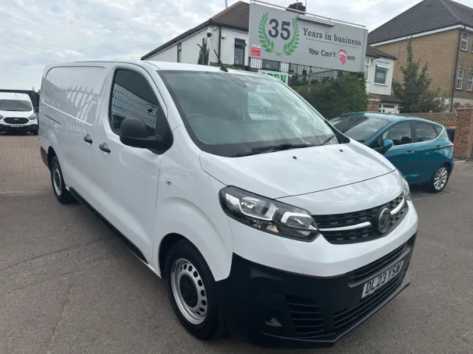 2023 Vauxhall Vivaro photo 1