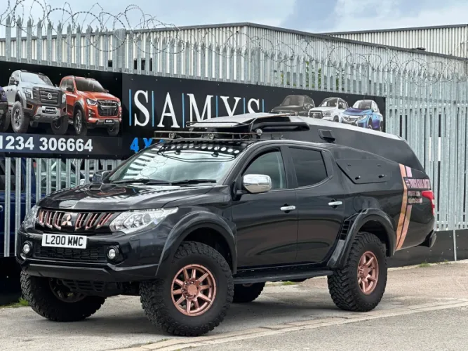 2017 Mitsubishi L200 photo 1