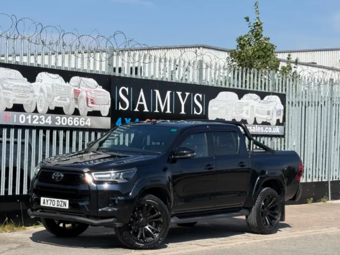 2020 Toyota Hilux photo 1