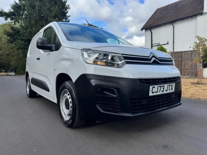 2023 Citroen Berlingo photo 1