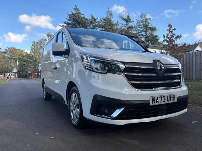 2023 Renault Trafic photo 1