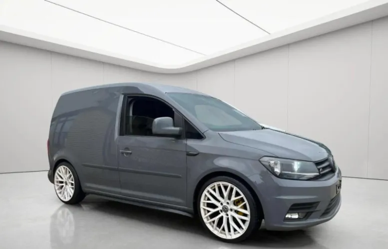 2018 VOLKSWAGEN CADDY photo 1