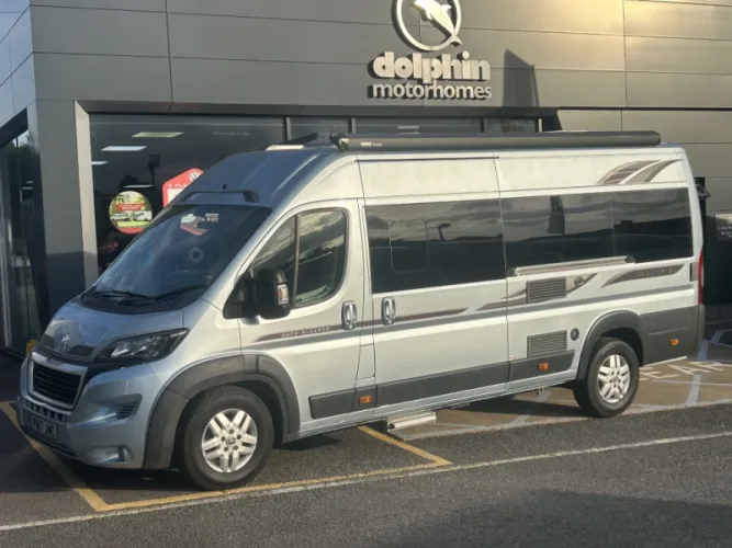 2017 Your selected motorhomes to photo 1