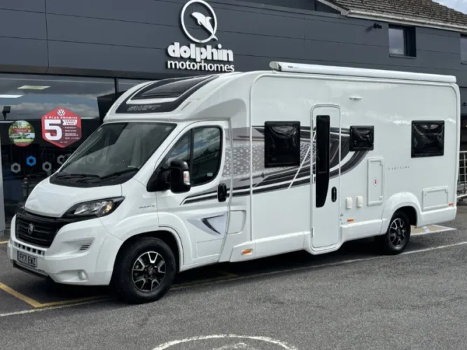 2021 Your selected motorhomes to photo 1