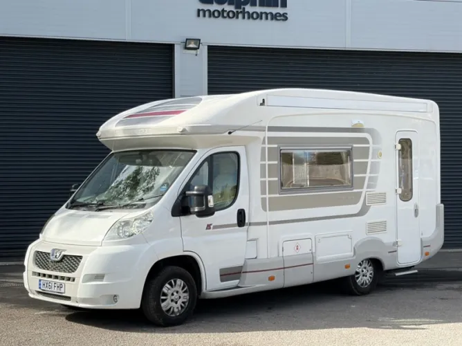 2011 Your selected motorhomes to photo 1
