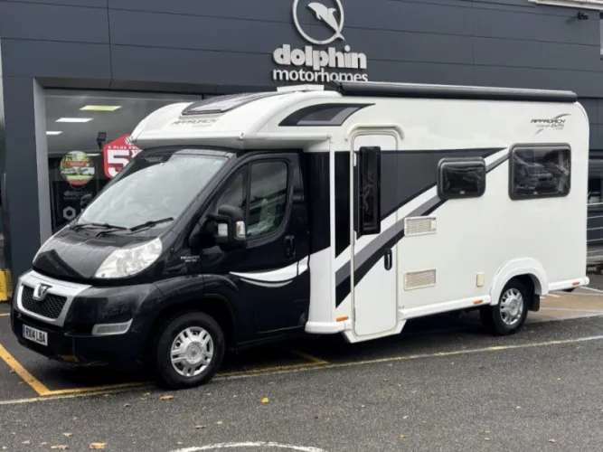 2014 Your selected motorhomes to photo 1