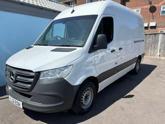 2021 Mercedes-Benz Sprinter photo 1