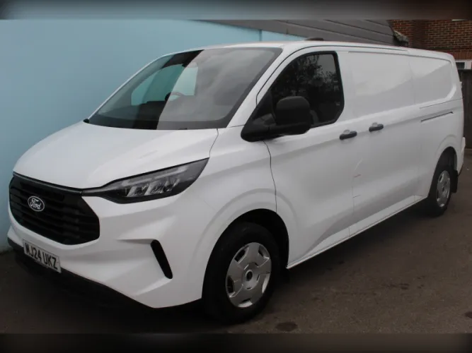 2024 Ford Transit Custom photo 1