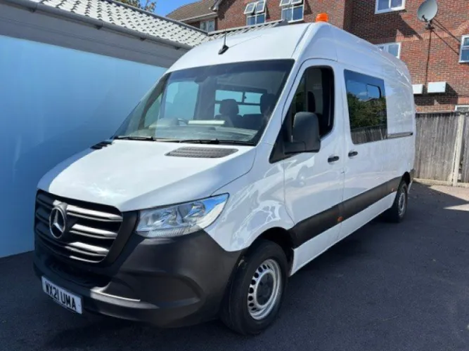 2021 Mercedes-Benz Sprinter photo 1