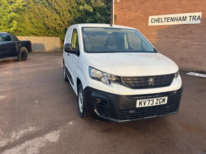 2023 Peugeot PARTNER photo 1