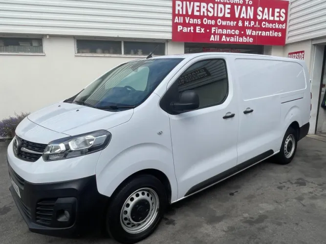 2023 Peugeot Partner photo 1