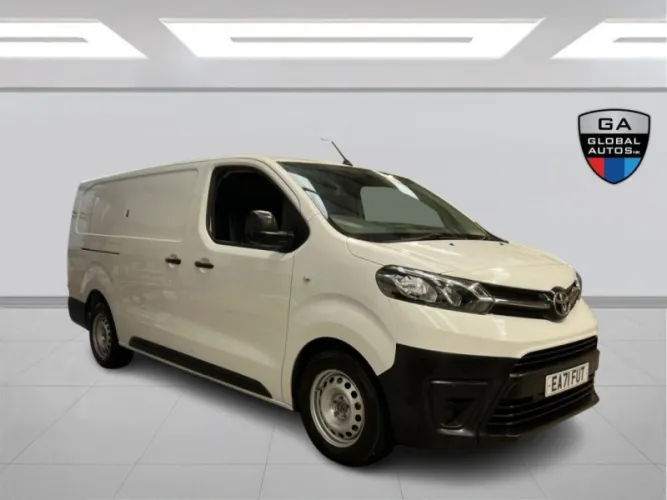 2021 Toyota PROACE photo 1