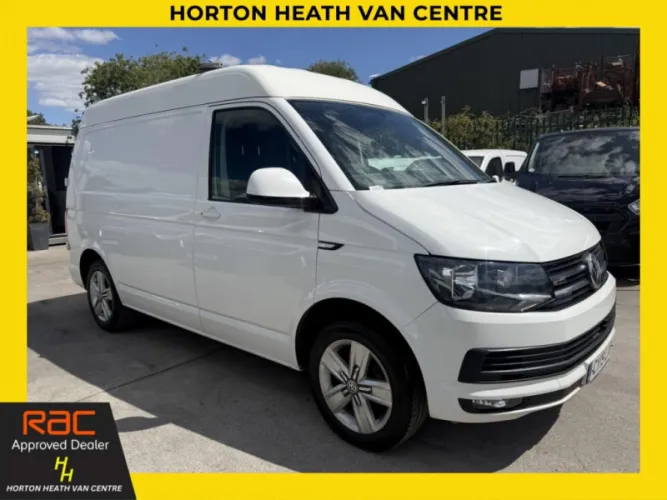 2019 VOLKSWAGEN TRANSPORTER photo 1