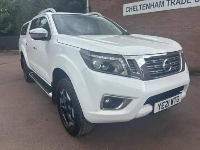 2021 NISSAN NAVARA photo 1