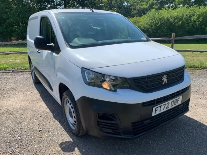 2023 PEUGEOT PARTNER photo 1