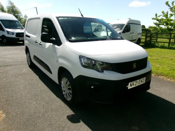 2021 PEUGEOT PARTNER photo 1