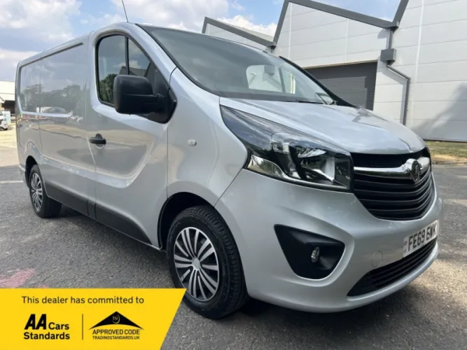 2019 VAUXHALL VIVARO photo 1