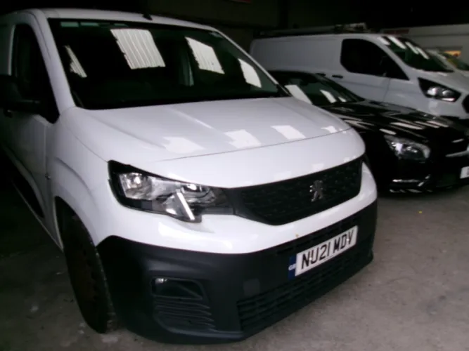2021 PEUGEOT PARTNER photo 1